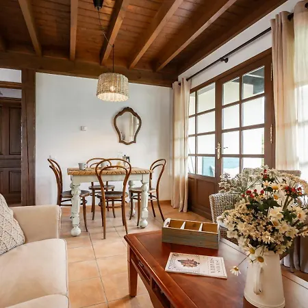 Entrenueces Appto1 * Camango